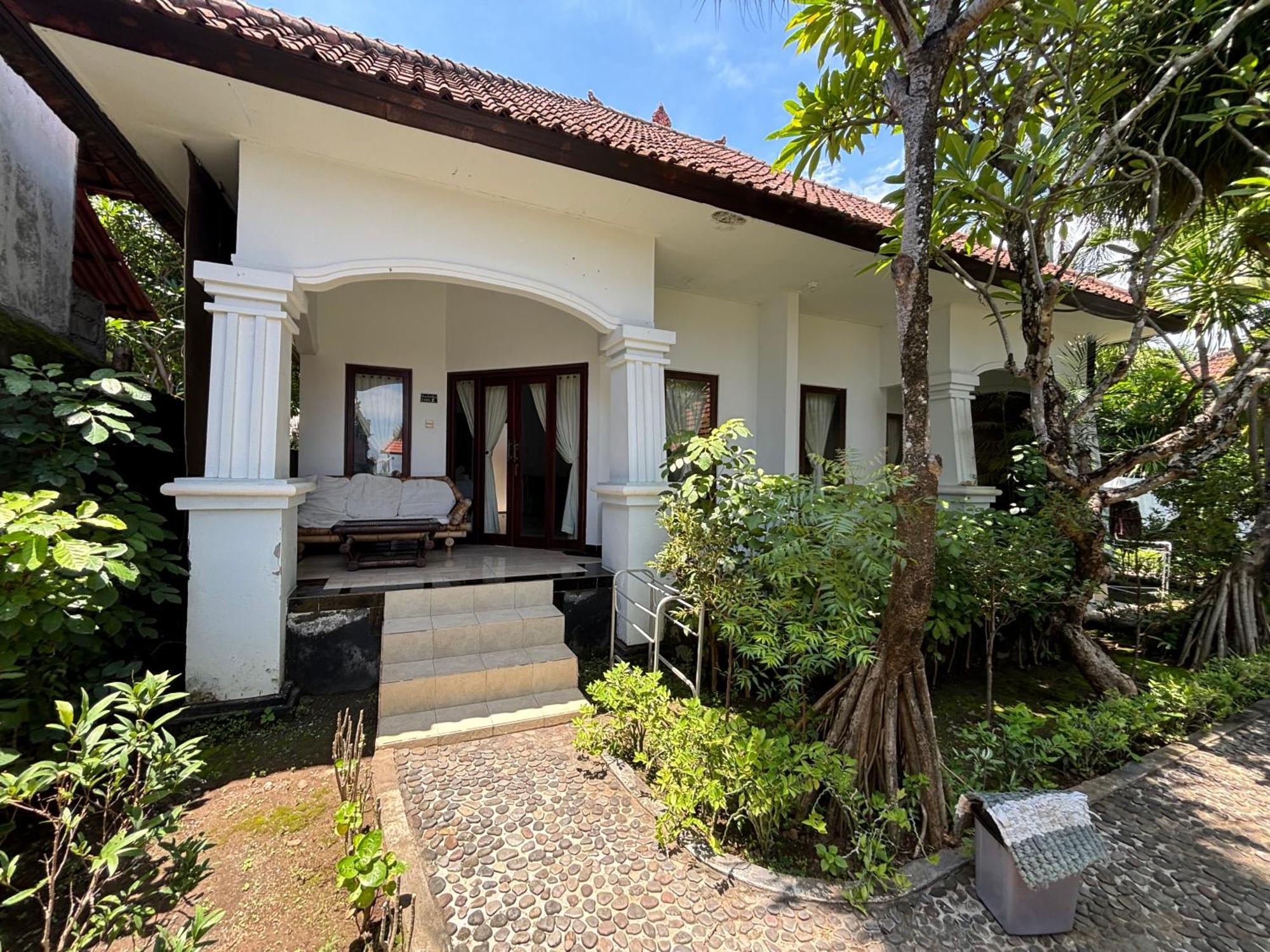 Bahari Beach Amed Luaran gambar